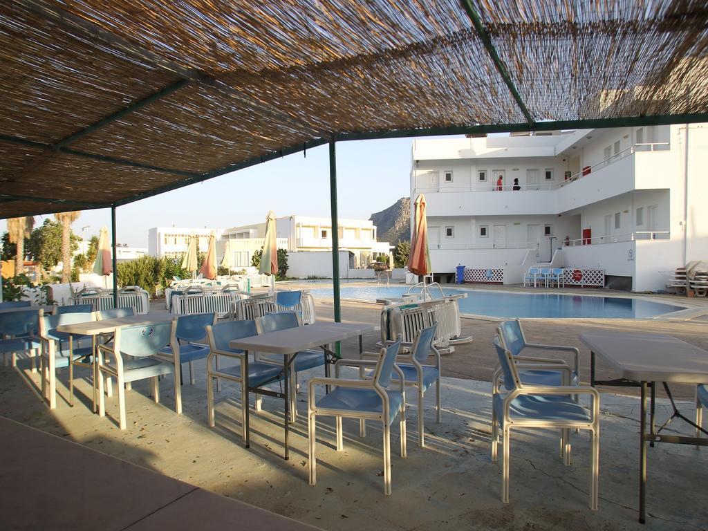 Antonis Hotel Kéfalos エクステリア 写真