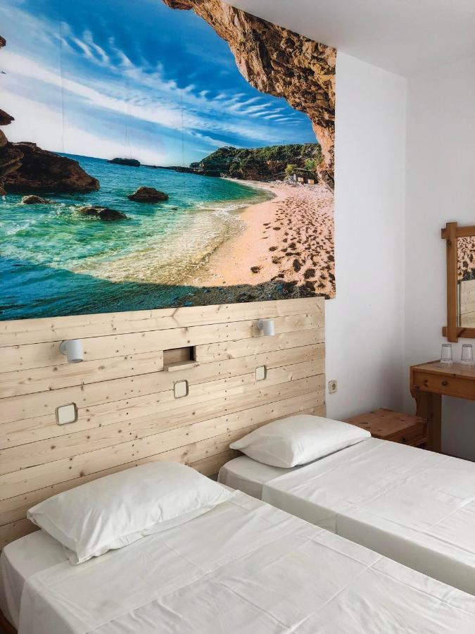 Antonis Hotel Kéfalos エクステリア 写真