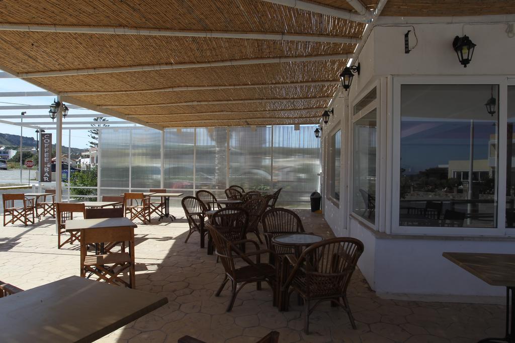Antonis Hotel Kéfalos エクステリア 写真
