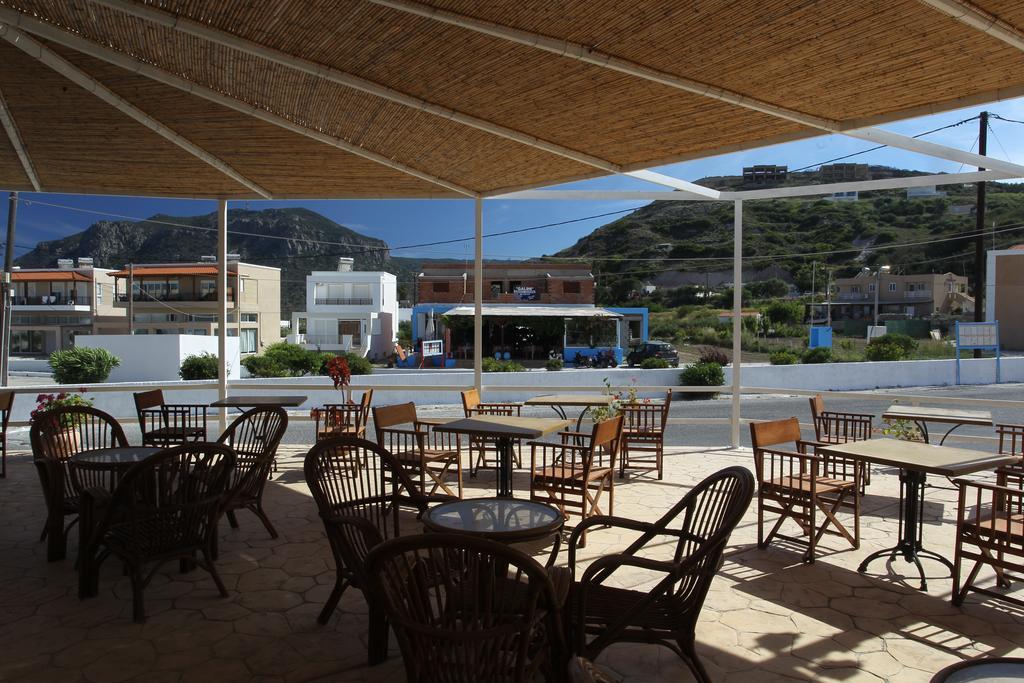 Antonis Hotel Kéfalos エクステリア 写真