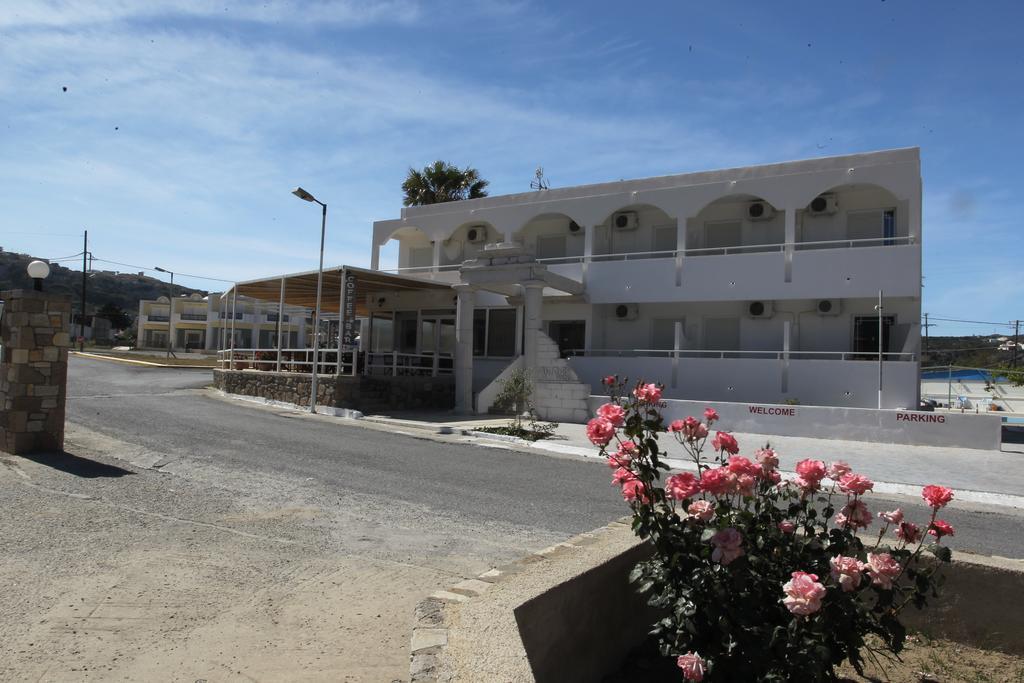 Antonis Hotel Kéfalos エクステリア 写真