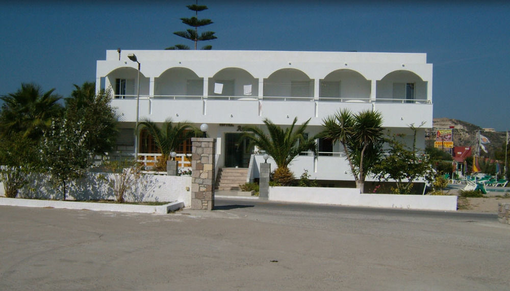 Antonis Hotel Kéfalos エクステリア 写真