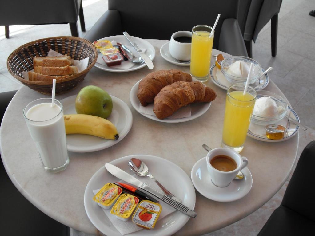 Antonis Hotel Kéfalos エクステリア 写真