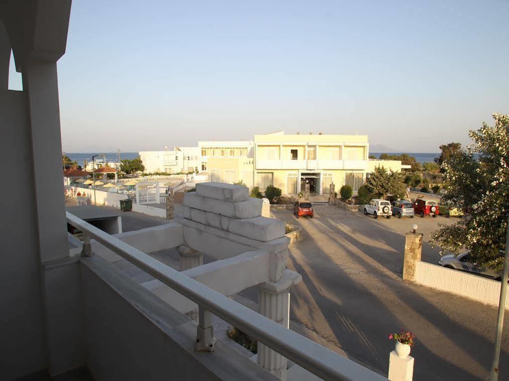 Antonis Hotel Kéfalos エクステリア 写真
